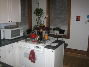 3212 N Clifton Ave in Chicago, IL - Foto de edificio - Building Photo