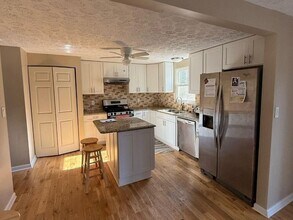 1733 Ellenwood Dr NE in Roswell, GA - Building Photo - Building Photo