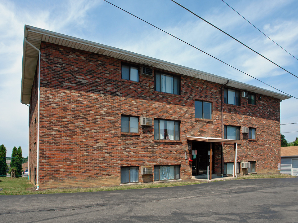 7100 Hamilton Ave in Cincinnati, OH - Foto de edificio