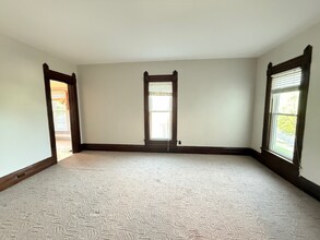1603 E Oak St in New Albany, IN - Building Photo - Building Photo