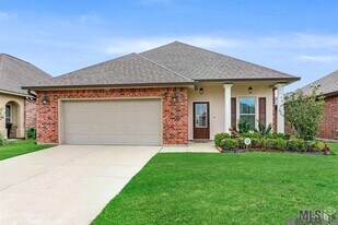 8604 Abertay Ave in Baton Rouge, LA - Building Photo