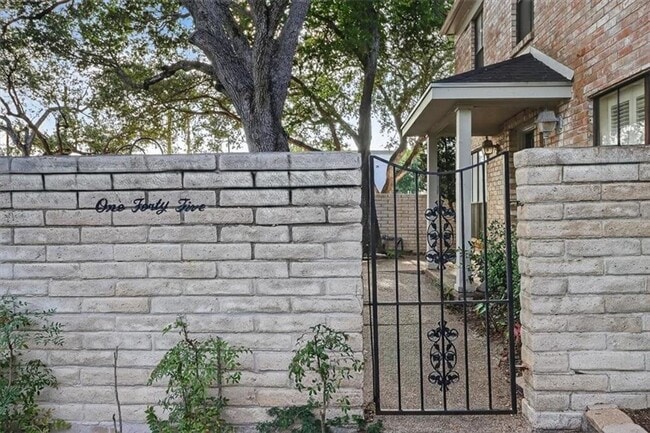 145 Lake Shore Dr in Corpus Christi, TX - Building Photo - Building Photo