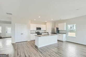 959 Minden Terrace, Unit B in Fairburn, GA - Building Photo - Building Photo