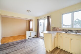 411 Av. Copernic in Laval, QC - Building Photo - Building Photo