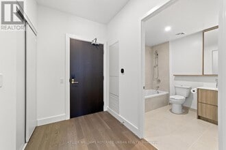 1006 Sheppard Ave E in Toronto, ON - Building Photo - Building Photo
