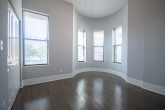 1044 W 18th St in Chicago, IL - Building Photo - Building Photo