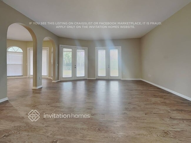 2906 Aston Ave in Plant City, FL - Foto de edificio - Building Photo