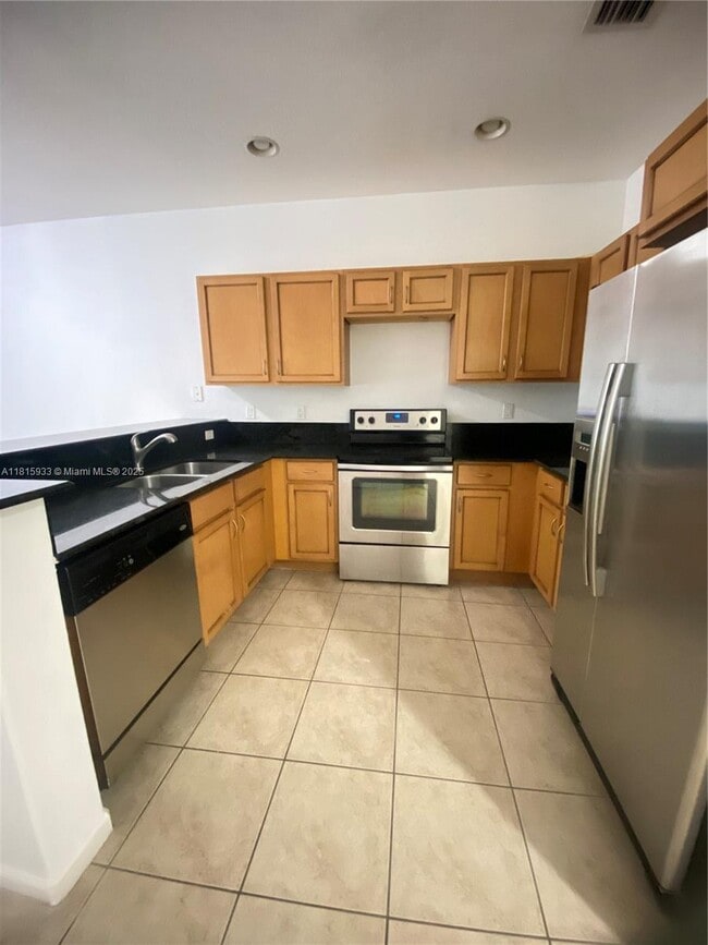 1446 NW 34th Way in Lauderhill, FL - Building Photo - Building Photo