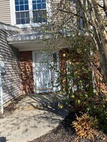 66 Holly Dr in Eatontown, NJ - Building Photo