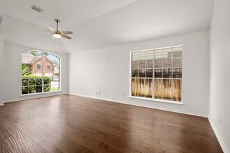 16014 Lakestone Dr in Tomball, TX - Building Photo - Building Photo