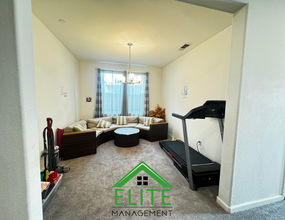 7816 Andino Wy in Sacramento, CA - Building Photo - Building Photo