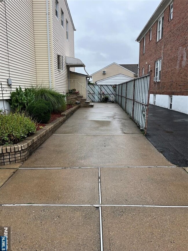 52 Van Riper Ave in Elmwood Park, NJ - Building Photo - Building Photo
