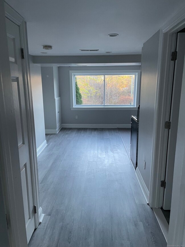 47 Riverside Ave in Norwalk, CT - Building Photo - Building Photo