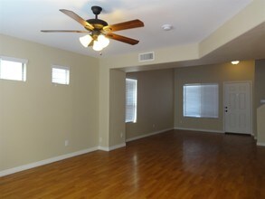 3501 N 106th Ln in Avondale, AZ - Foto de edificio - Building Photo