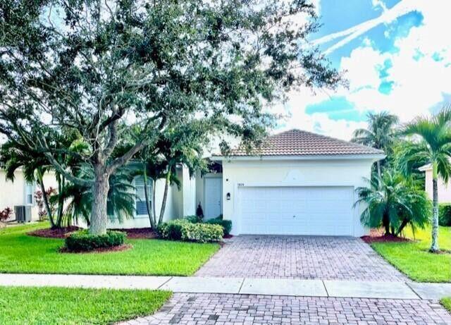 5824 Spanish River Rd in Fort Pierce, FL - Building Photo
