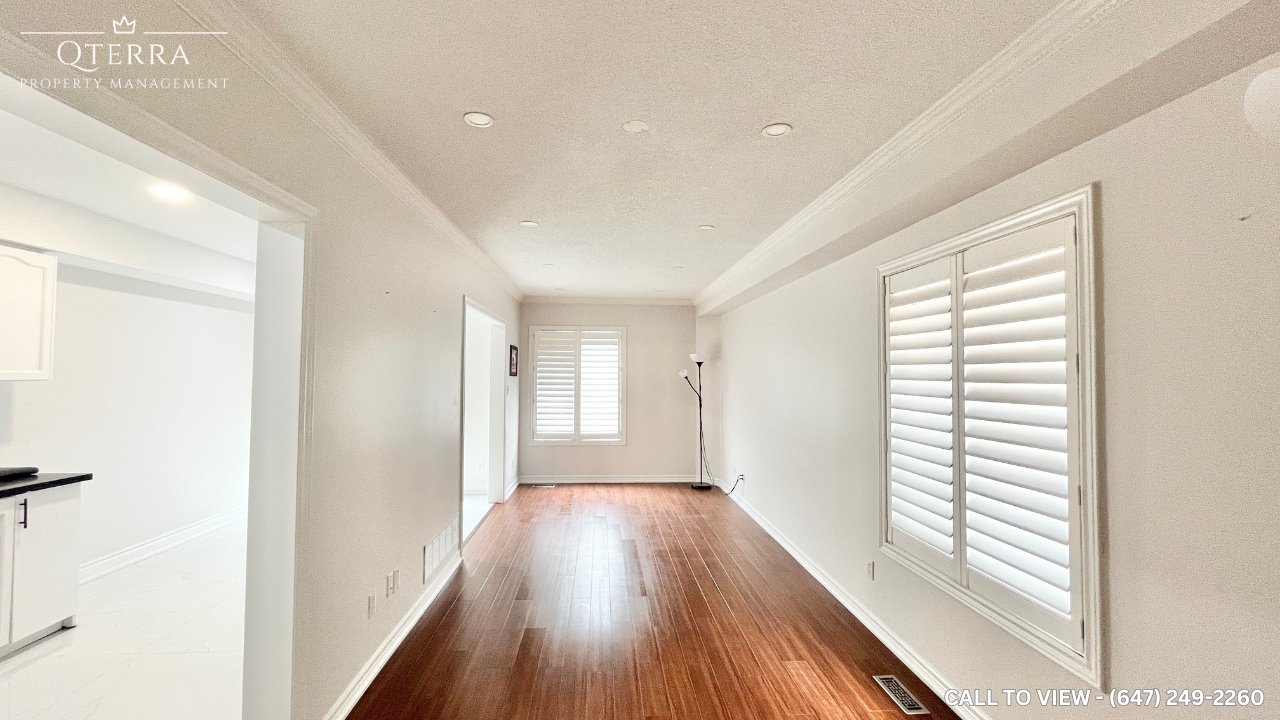 655 Madame St in Mississauga, ON - Building Photo