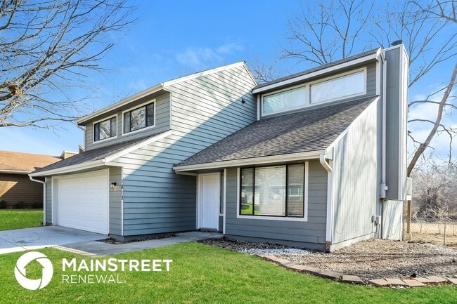 1813 NE Gatewood Dr in Lee's Summit, MO - Building Photo - Building Photo