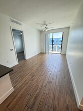 2122 NE 170th St, Unit B7 in North Miami Beach, FL - Building Photo - Building Photo