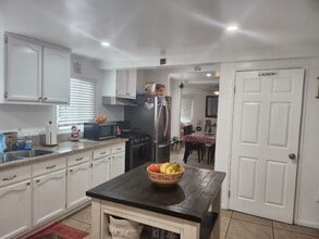 2001 Cloverfield Blvd in Santa Monica, CA - Building Photo - Building Photo