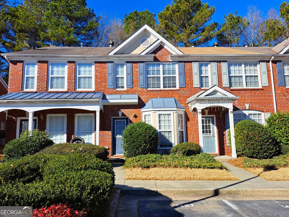 1487 Cove Creek Cir in Norcross, GA - Foto de edificio