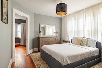 3935 Oak Park Pl in Cincinnati, OH - Building Photo - Building Photo