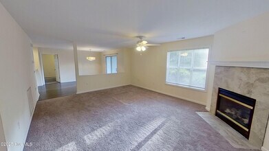 4158 Breezewood Dr in Wilmington, NC - Foto de edificio - Building Photo