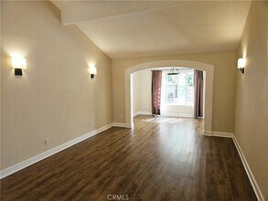 26034 Tampico Dr, Unit 202 in Santa Clarita, CA - Building Photo - Building Photo