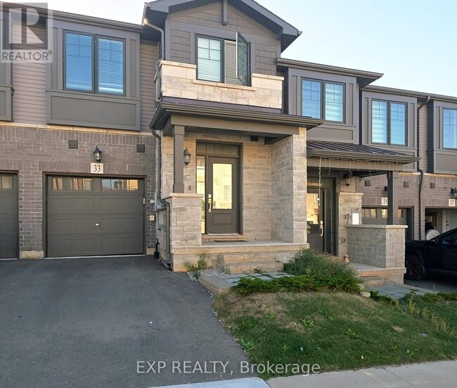 property at 33 Hollywood Ct
