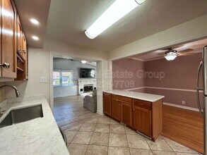 7045 Holly Hills Ave in St. Louis, MO - Building Photo - Building Photo