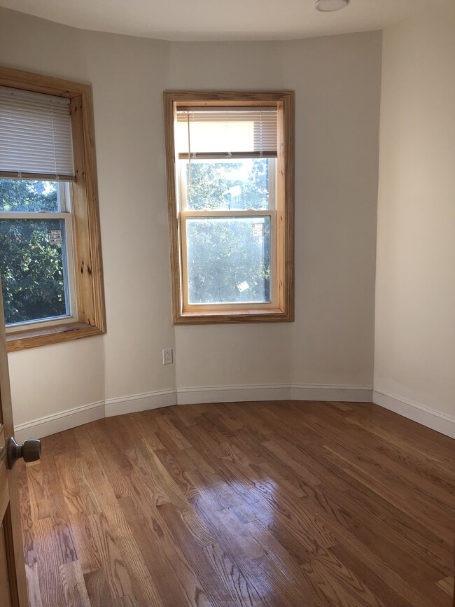 20 Winthrop St, Unit 202 in Boston, MA - Foto de edificio - Building Photo