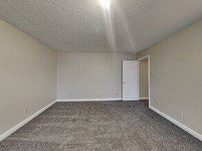 6517 Apple Branch Ln in Indianapolis, IN - Foto de edificio - Building Photo