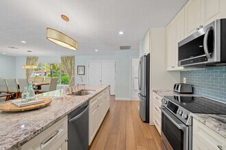 2218 Kings Lake Blvd in Naples, FL - Building Photo - Building Photo