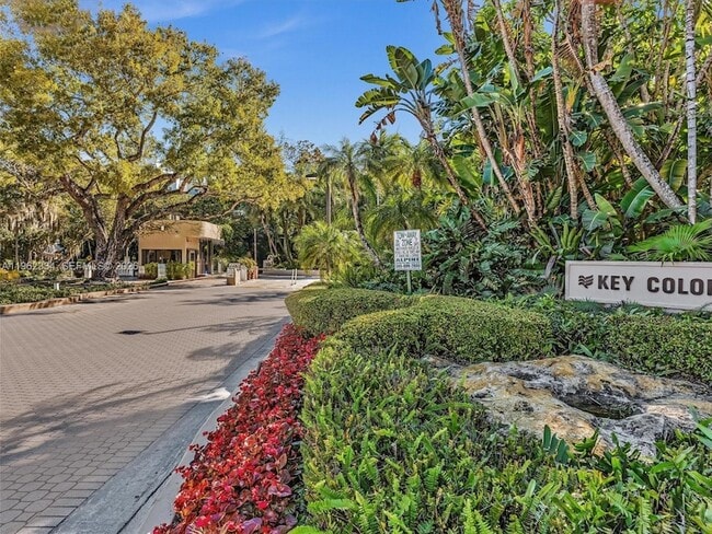 101 Crandon Blvd, Unit 479 in Key Biscayne, FL - Building Photo - Building Photo