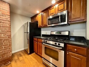 4 Bishop St, Unit G13 in Framingham, MA - Foto de edificio - Building Photo