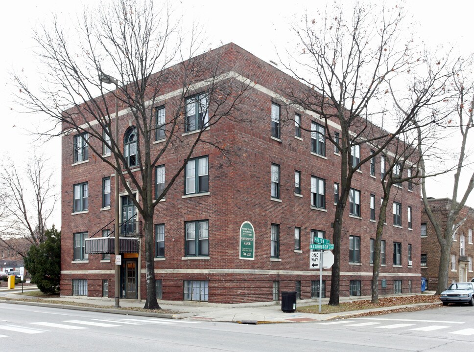 Washington Manor in Fort Wayne, IN - Building Photo