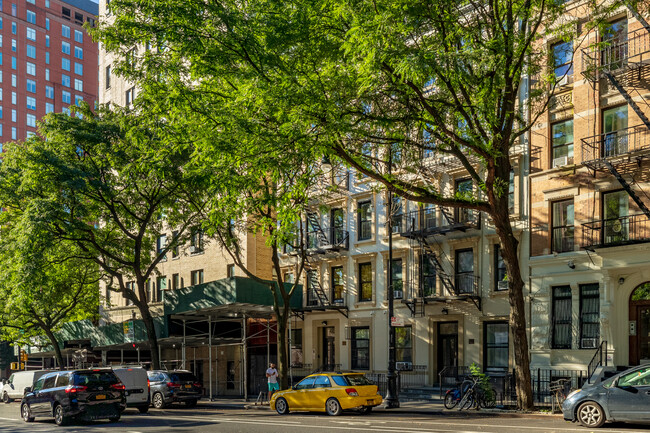 56 W 106th St in New York, NY - Foto de edificio - Building Photo