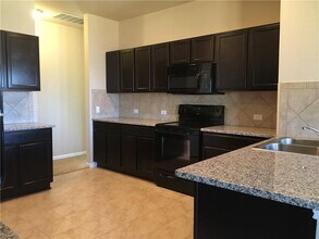 100 Navidad River Dr in Hutto, TX - Building Photo - Building Photo