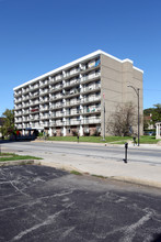 Coatesville Towers in Coatesville, PA - Foto de edificio - Building Photo