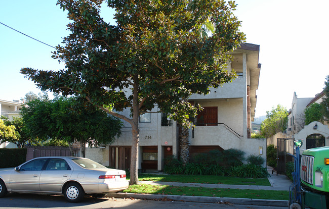 714 E Garfield Ave in Glendale, CA - Building Photo - Building Photo