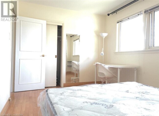 88 Lowinger Ave in Hamilton, ON - Building Photo - Building Photo