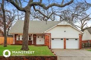 8112 NW 30th St, Unit 1 in Bethany, OK - Building Photo