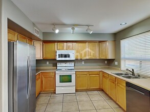 2338 W Running Deer Trl in Phoenix, AZ - Building Photo - Building Photo