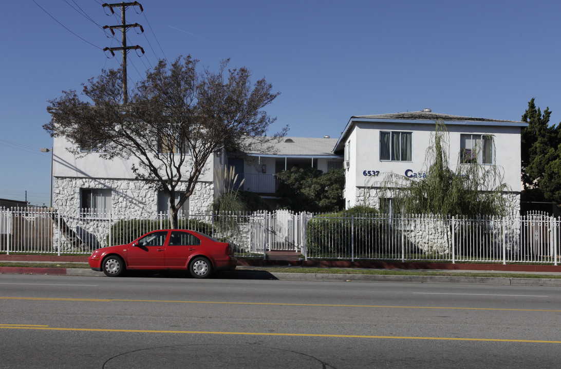 Casa Hermosa Apartments in North Hollywood, CA - Building Photo