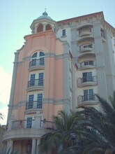 The Grande Riviera in Sarasota, FL - Building Photo - Building Photo