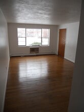 91 Shadow Ln, Unit 91 Shadow Ln. in West Hartford, CT - Building Photo - Building Photo