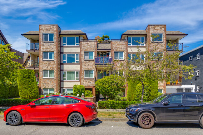 West Granville Manor in Vancouver, BC - Building Photo - Building Photo