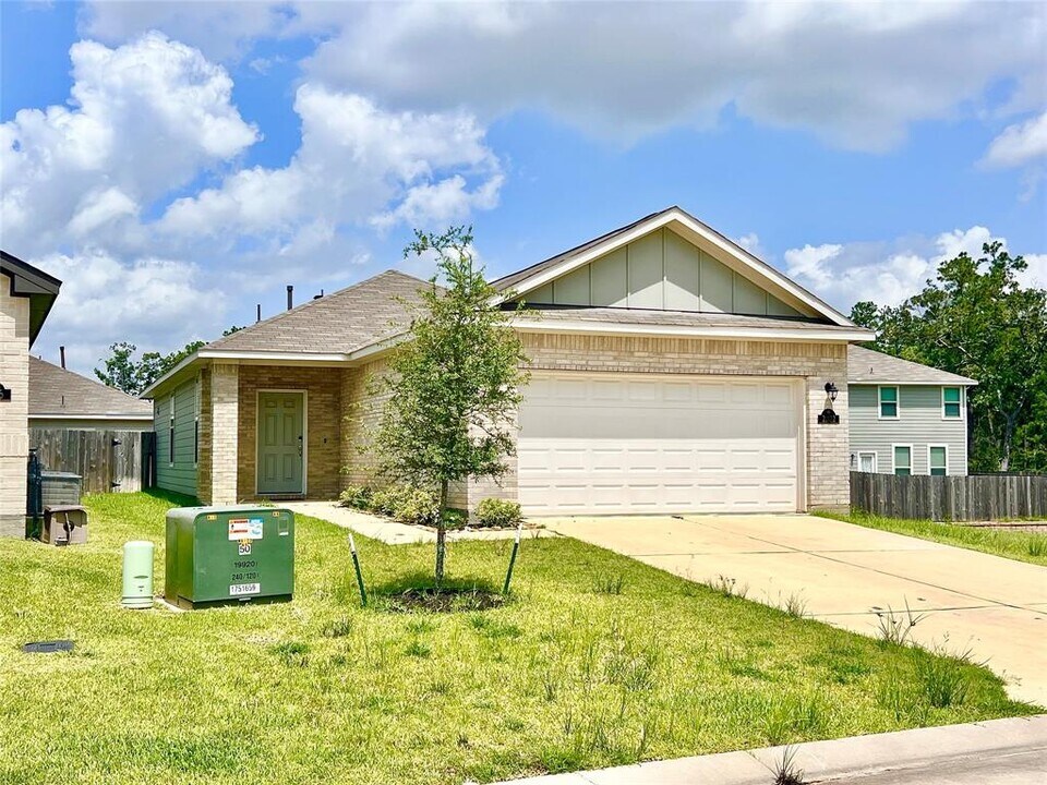 21122 Voyage Ln in Porter, TX - Building Photo