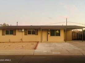 161 W Holly Ln in Avondale, AZ - Building Photo