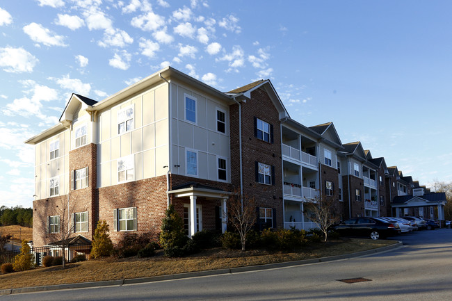 Shoal Creek Manor Senior in Locust Grove, GA - Foto de edificio - Building Photo