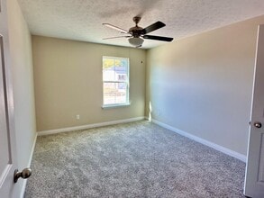 202 Dixon Cir in Vine Grove, KY - Building Photo - Building Photo